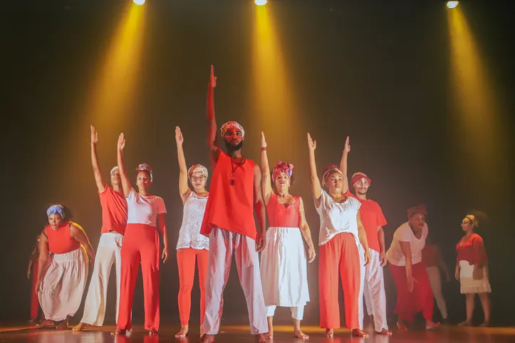 Imagem ilustrativa da imagem Teatro, rap e samba invadem o Alto do Cabrito em festival gratuito