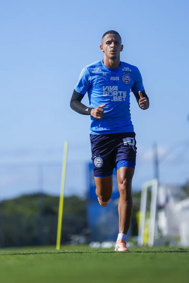 Imagem ilustrativa da imagem Titular do Bahia treina e vislumbra retorno diante do Grêmio