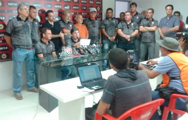 Diretoria do Vitória após rebaixamento em 2014