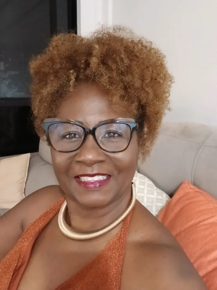 Professora Cecilia Soares estuda as dinâmicas sociais e econômicas das vendedoras de rua Foto Acervo Pessoal