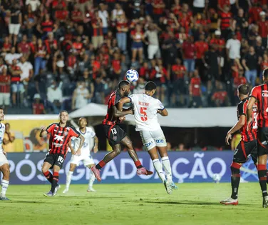 Dupla Ba-Vi pode ter jogos adiados no Campeonato Brasileiro; entenda - Imagem