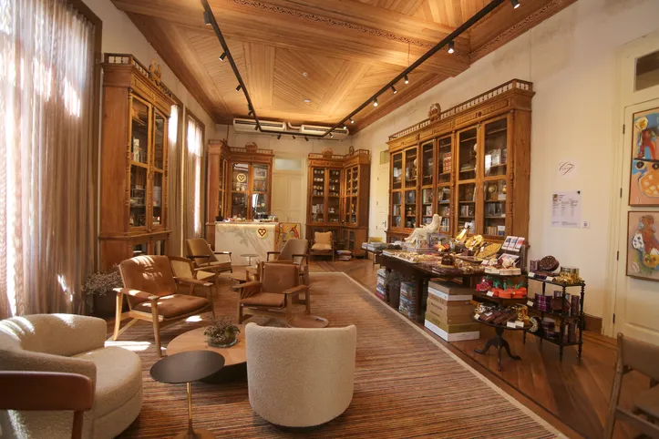 O Palacete Tira-Chapéu, na Rua Chile