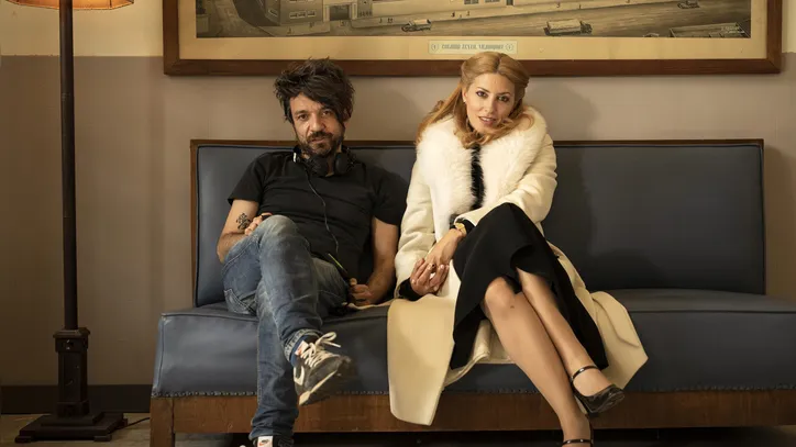 Cena de As Linhas Tortas de Deus