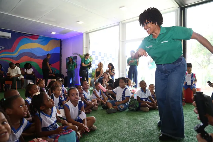 Estudantes no Espaço Multicultural