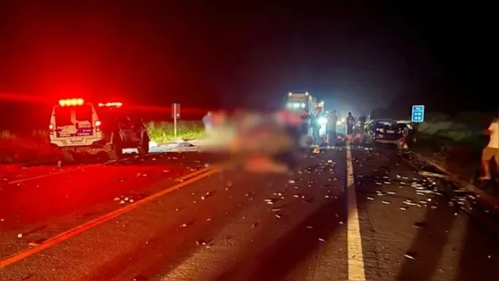 Carro da família foi atingido de frente