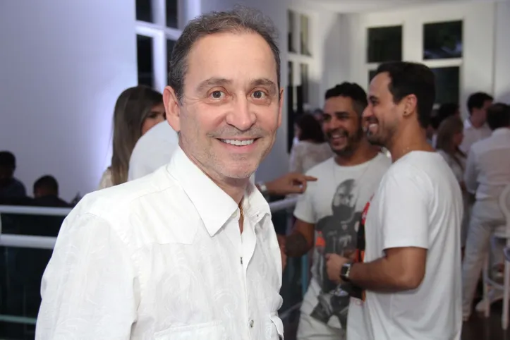 Antonio lança livro que reúne memórias, histórias e reflexões de uma vida marcada por arte, afeto e transformação