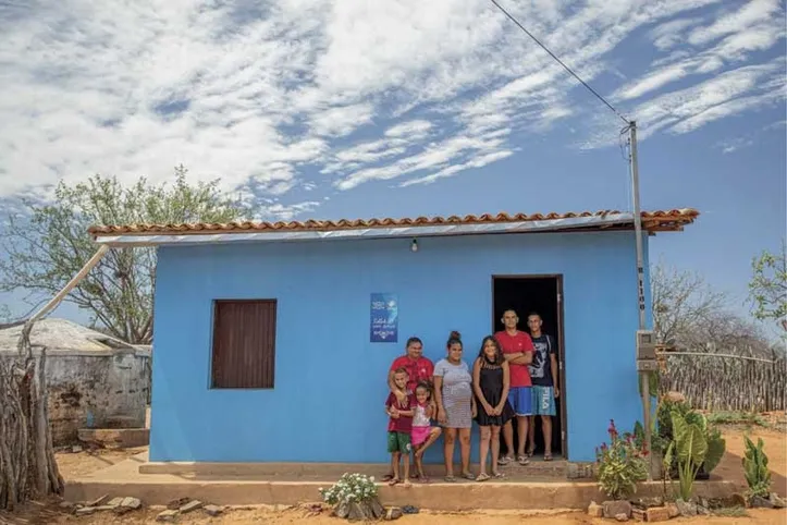 Entrega de casas em Canudos