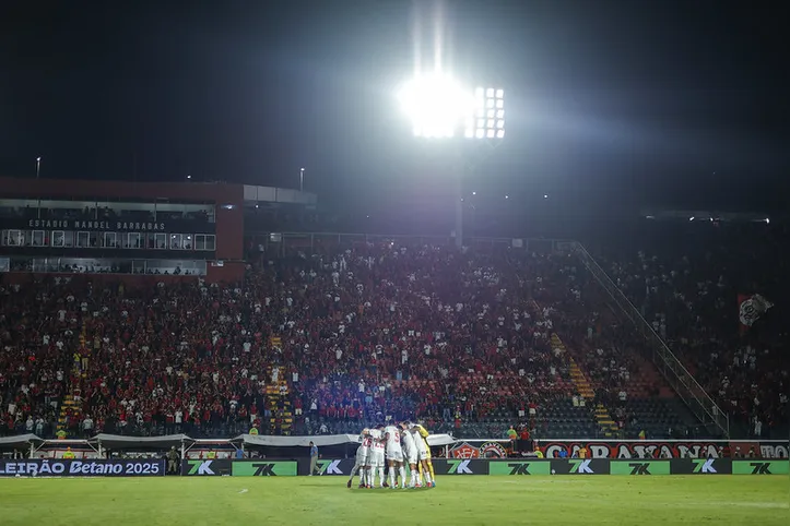 Vitória venceu o Bahia por 2 a 1