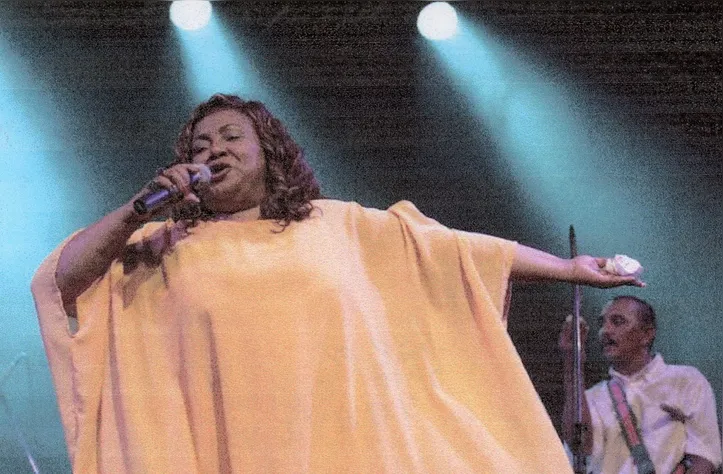 Cantora Alcione no Wet'n Wild, em 2015