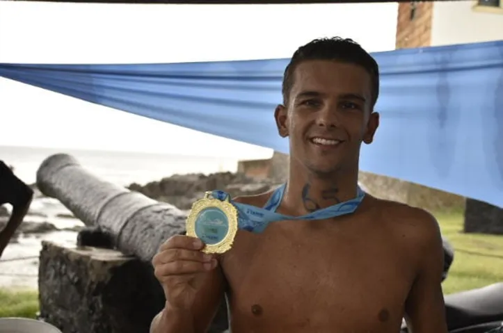 Henrique Figueirinha na Travessia Mar Grande Salvador