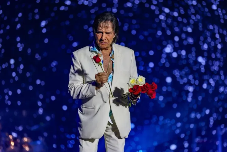 Roberto Carlos emocionou público de show em Salvador