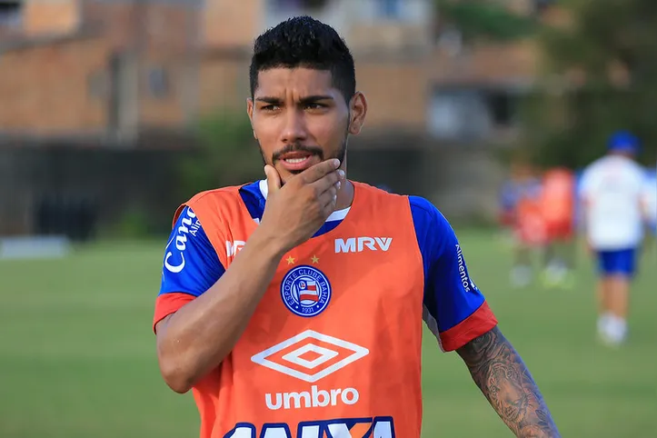 Yuri Lara, volante ex-Bahia