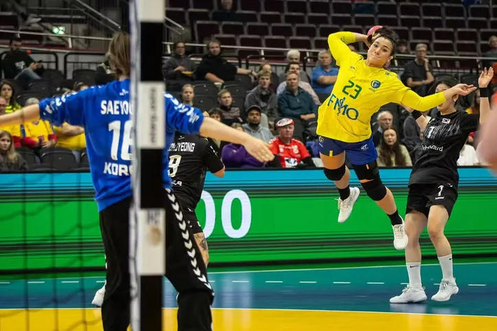 Lateral Giulia Guarieiro em ação