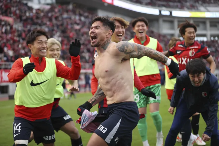 Ex-Vitória, Léo Ceará faz história e fatura a J-League