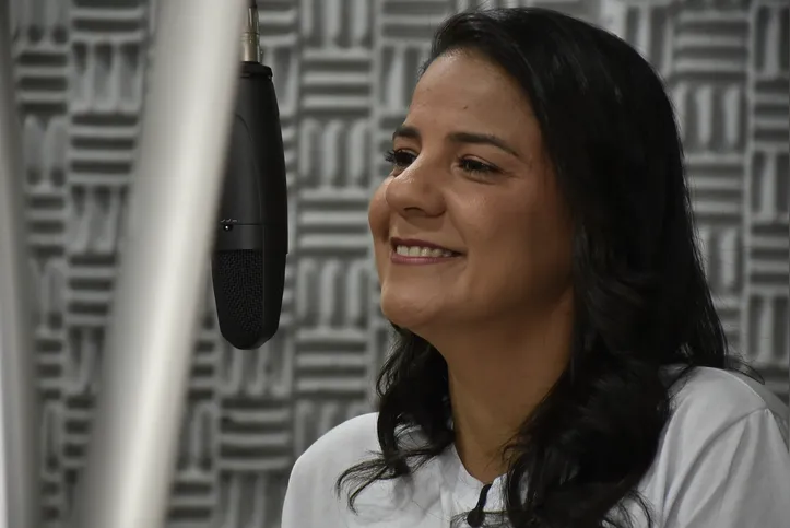 Secretária de Educação, Rowenna Brito