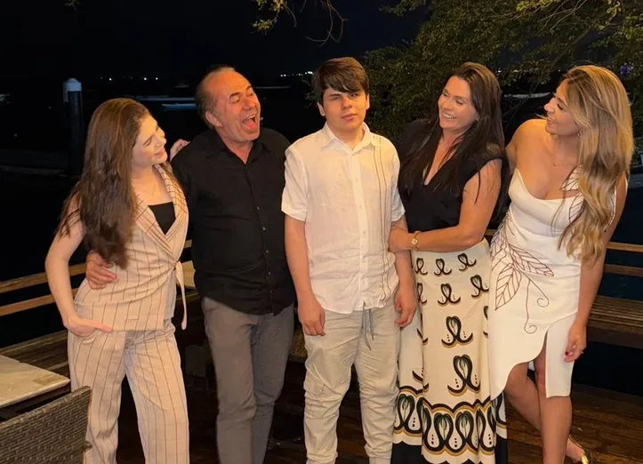 Elcimar Badu celebra níver ao lado da família