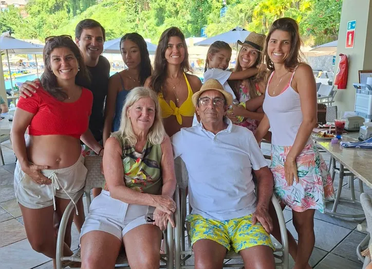 Família reunida para celebrar, João Osmário