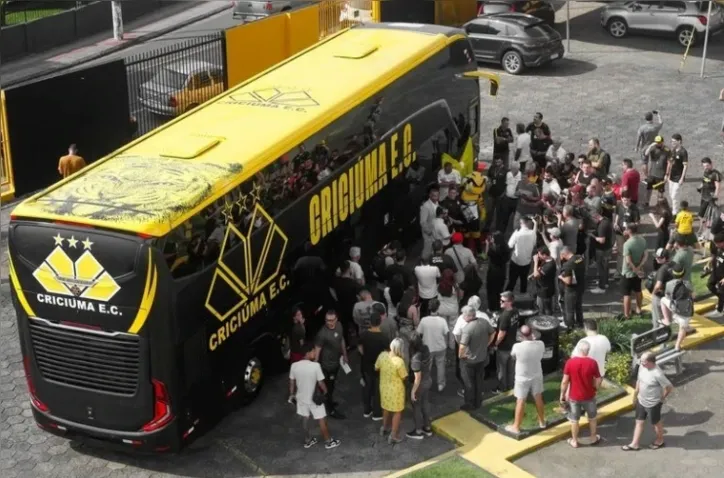 Ônibus vendido pelo Criciúma