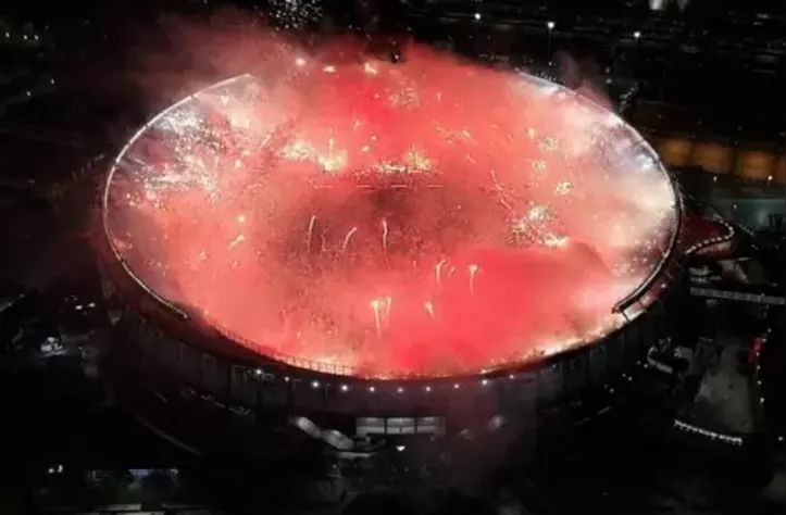 Show de fogos da torcida do River Plate