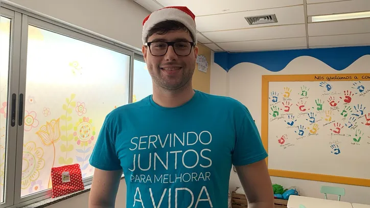 Imagem ilustrativa da imagem Crianças em tratamento oncológico recebem presentes de Natal