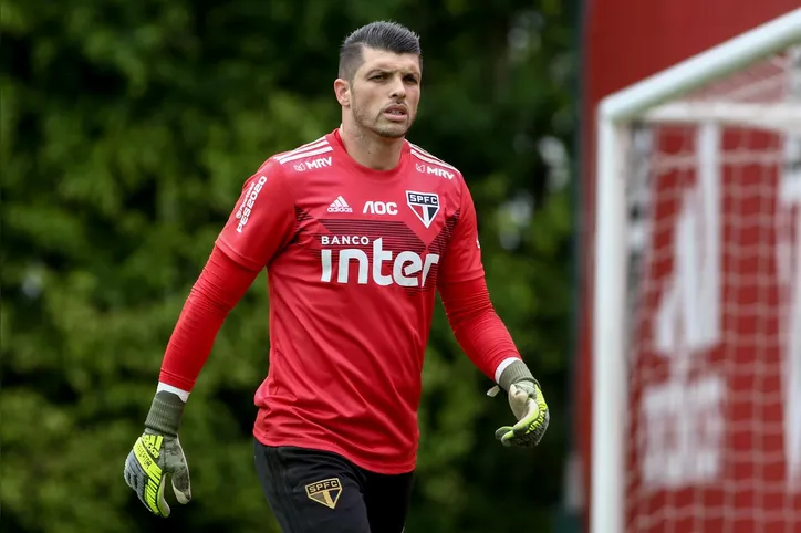 Thiago Volpi em treino pelo São Paulo