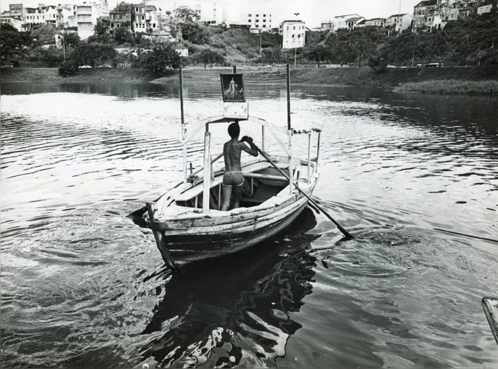 Embarcação no Dique do Tororó nos anos 1970