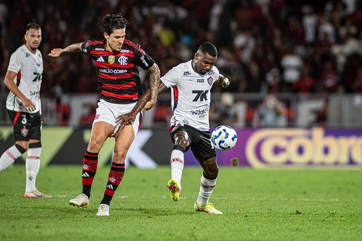 Vitória foi goleado para o Flamengo no Maracanã
