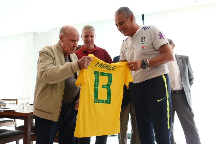 Zagallo em visita a Granja Comary