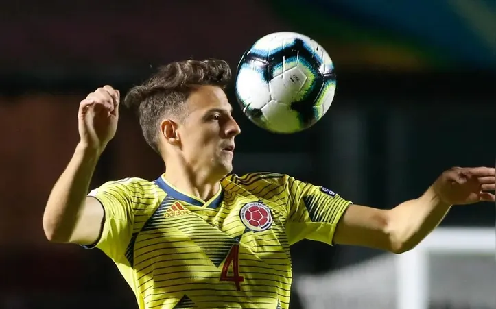 Santiago Arias pela Colômbia