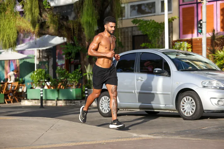 Yan Cristian Silva do Carmo (26), atleta profissional, joga futebol no Sampaio Corrêa