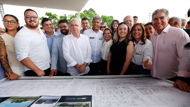 Autoridades presentes na solenidade
