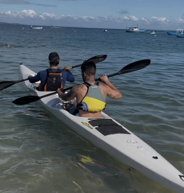 Imagem ilustrativa da imagem "Ferrari dos mares": conheça o surfski, nova aposta de bem-estar em Salvador