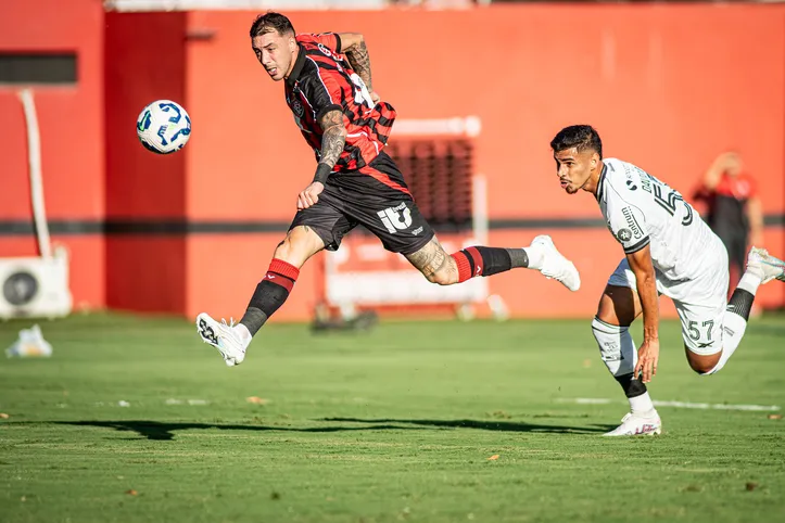 Renzo Lópes no jogo contra o Botafogo