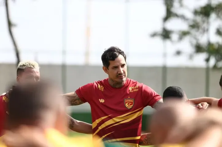 Victor Ramos em treinamento pela Juazeirense