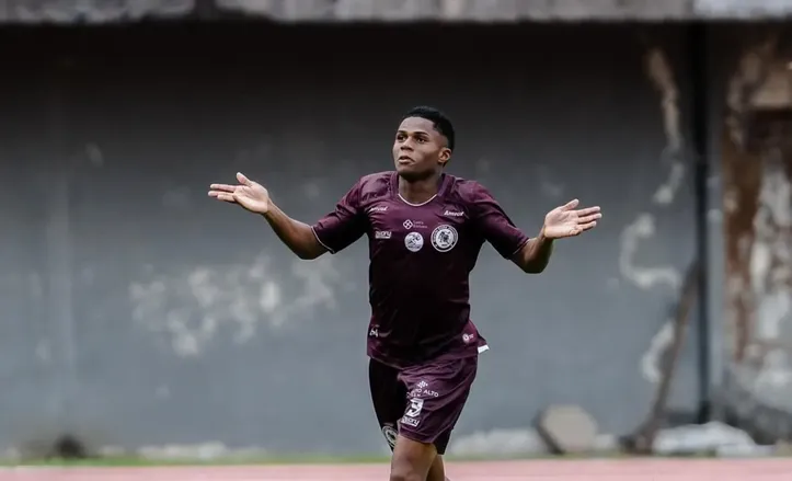 Adriano Junior em campo pelo Jacuipense