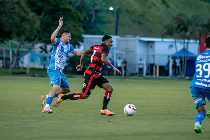 Dionísio em campo contra o Paysandu
