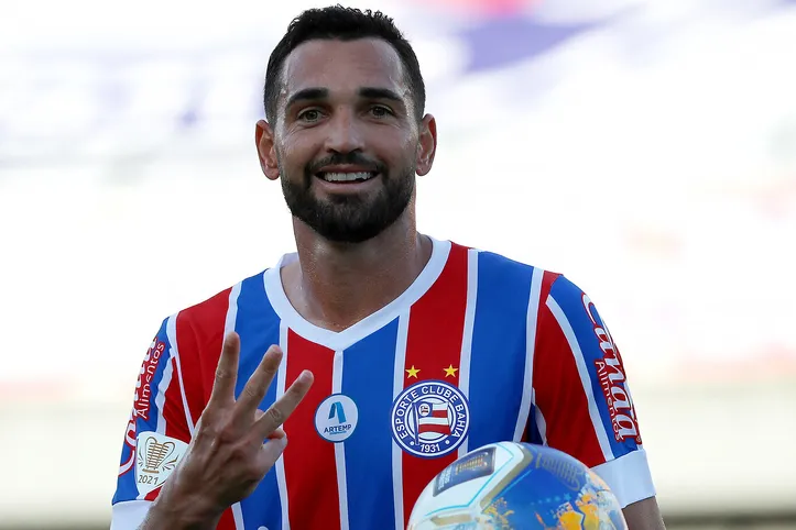 Gilberto comemorando gol pelo Bahia