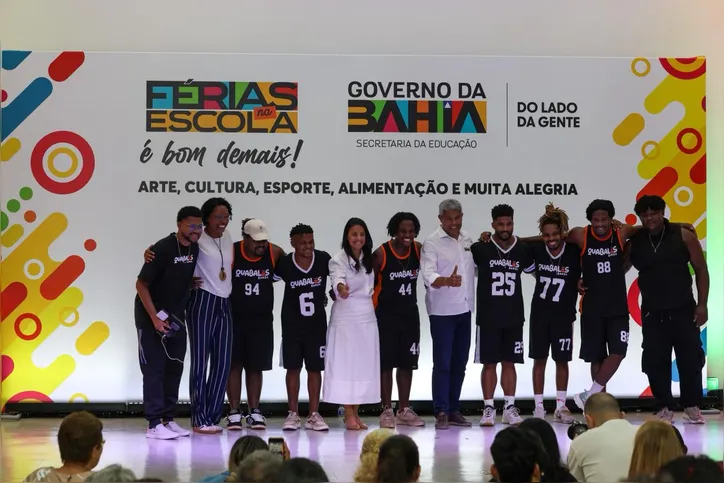 Jerônimo Rodrigues e secretária Rowenna Brito