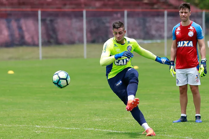 Cria da base tricolor surpreende mercado e fecha contrato com clube que foi o grande algoz do Bahia na última temporada