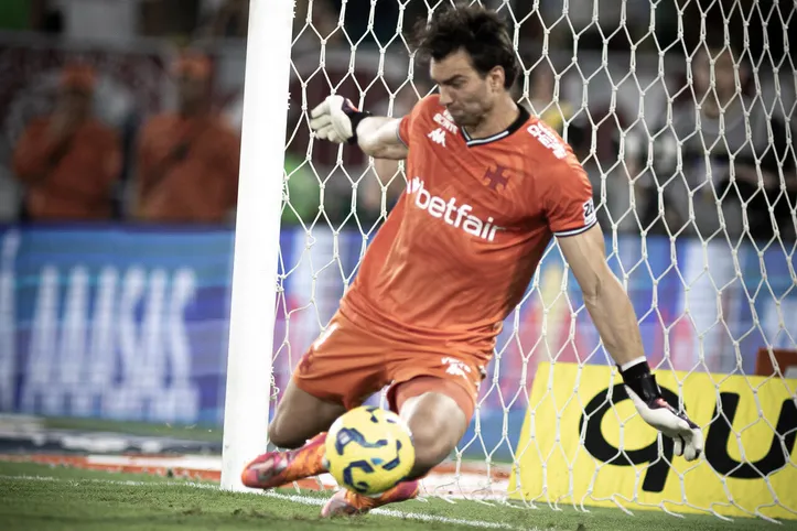 Léo Jardim em disputa de pênaltis