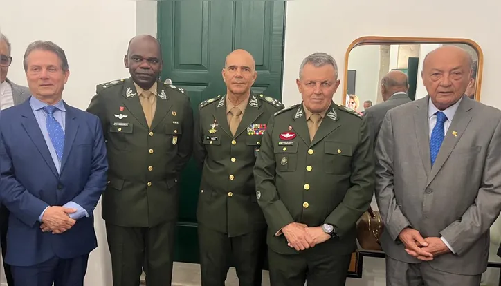 Mauricio Trindade, general André Ribeiro, general Maurilio Ribeiro, homenageado general Tomás Paiva e Joaci Goes (Divulgação)