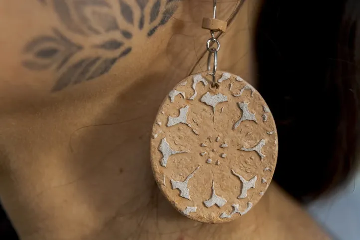 Imagem ilustrativa da imagem Maragogipinho além da cerâmica: o brilho das mulheres que criam moda