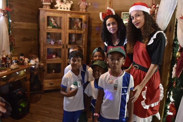 Imagem ilustrativa da imagem Casa do Papai Noel na Fenagro recebe mais de 1.500 visitas só nesta segunda