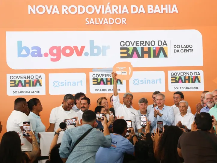 Localizada às margens da BR-324