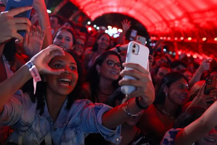 Público curtindo show de Léo Foguete