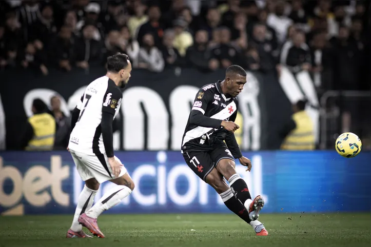 Rayan em campo contra o Corinthians