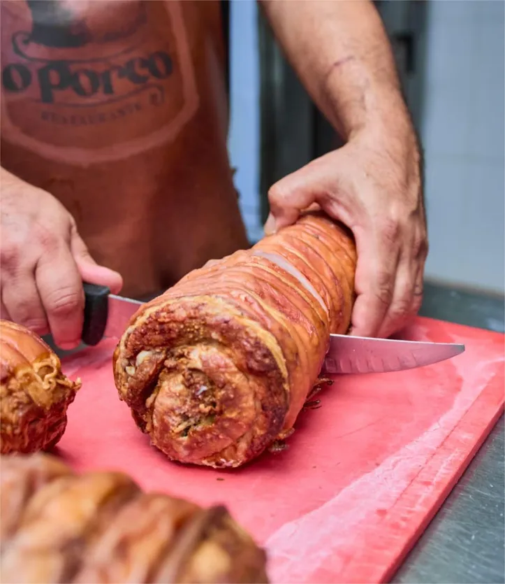 Imagem ilustrativa da imagem Porchetta, o corte suculento que simboliza fartura e sorte