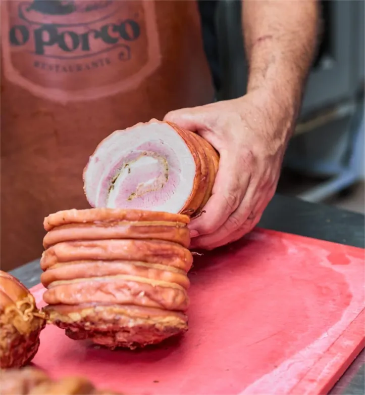 Imagem ilustrativa da imagem Porchetta, o corte suculento que simboliza fartura e sorte