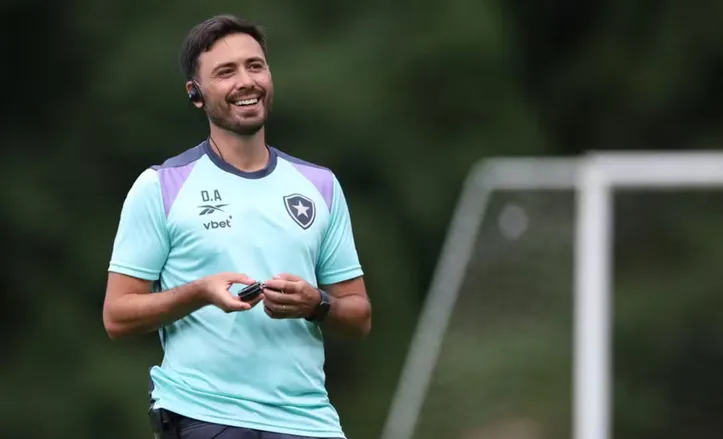 Davide Ancelotti, técnico do Botafogo