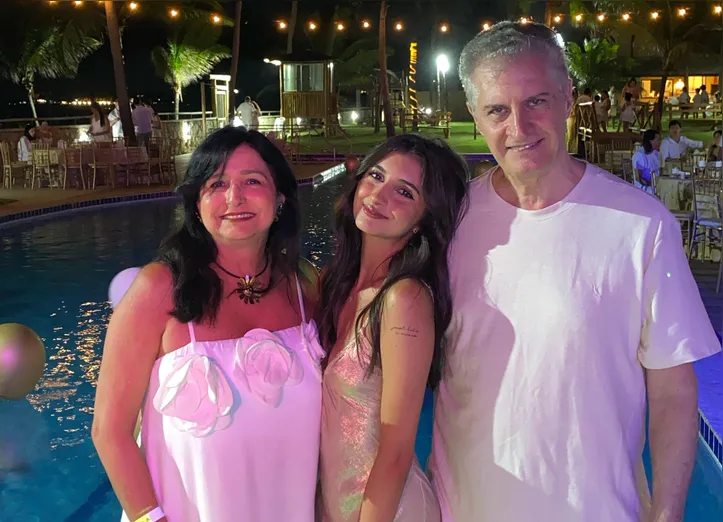 Christiane e Mario Bruni celebram o Réveillon em família